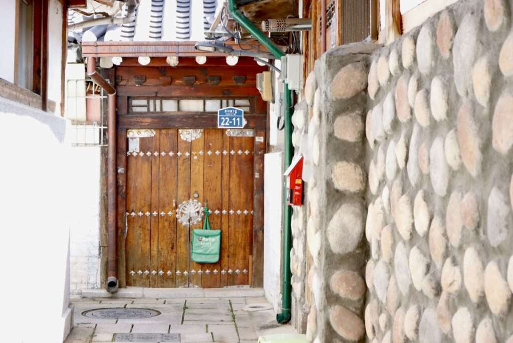 西村